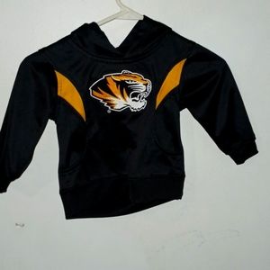 Are you a Mizzou fan ?Dress your little up with this cute Mizzou hoody